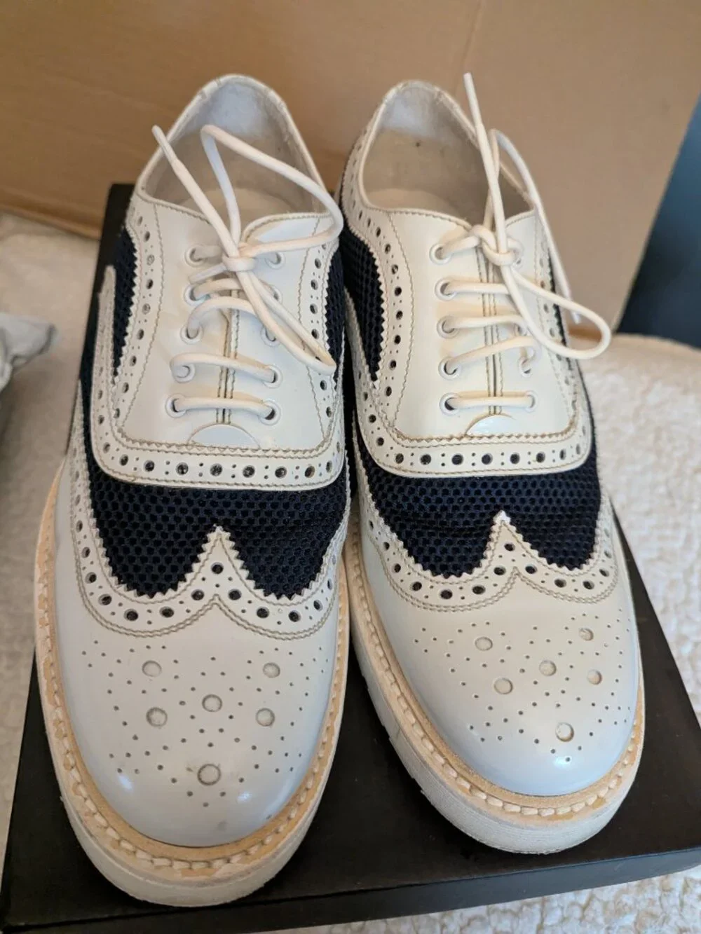 EMPORIO ARMANI Men's White & Blue Oxfords Size 9